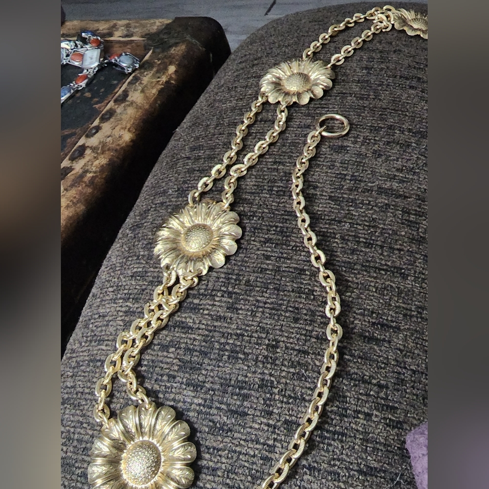 Gold Chain Flower Belt